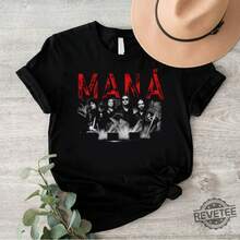 Mana Band Maná Tour T-Shirt, Black. With A Crisp, Streamlined Cut, This Garment Creates A Clean And Vibrant Look When Worn. Its Relaxed Yet Flattering Silhouette Suits All Body Types, Offering A Style That Is Both Casual And With A Touch Of Elegance. - 黑色 - 查看 6