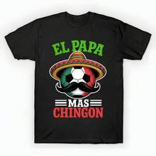 El Papa Mas Chingon Funny Soccer Ball Dad Mexican Father Day T-Shirt unisex de la de algodón puro de alta densidad de 220 g. C-AmiS-eta uniS-ex 100 % aL-Godón de - Tejido de alta densidad. Apta para todo tipo de perS-onas, ya sean mujeres o hombres. Tejido duradero de alta C-Alidad apto para todas las estaciones, suave al tacto pero duradero. Tops transpirables. Conjuntos de otoño para mujer. Conjuntos de vaC-Aciones para mujer. Disfraz de Halloween para mujer. - Negro - Ver 1
