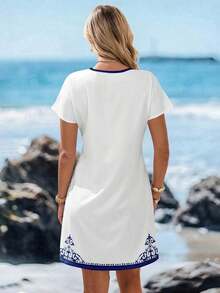 Vestido corto minimalista casual con cuello en V, adecuado para primavera/verano - Azul y blanco - Ver 2