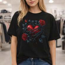 Camiseta de Algodón con Estampado de Corazón y Rosa para Mujer, Tallas Grandes, M-5XL, Camiseta Casual de Manga Corta, Estilo Oversize, Estampado Gótico Vintage, Ajuste Holgado y Cómodo, Diseño de Espinas de Rosa Roja, Top de Moda de Tallas Grandes para Uso Diario, Adecuada para primavera, verano y otoño. - Negro - Ver 7