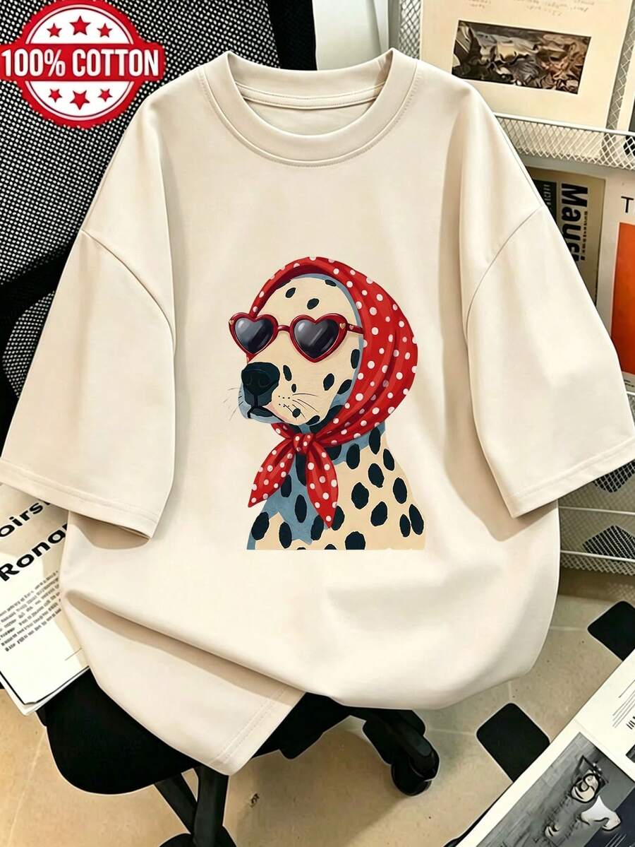 Camiseta de Mujer 100% Algodón con Estampado de Dálmatas, Moderna y Fresca |   Camiseta Vintage con Diseño Creativo "Perro Manchado con Bufanda de Lunares Rojos y Gafas de Sol", Estilo Urbano Transpirable, Corte Holgado, Manga Corta Casual, Ideal para Amantes de los Perros y como Regalo, Diseño Único y Original, Cómoda de Usar - Camiseta Vintage de Estilo Urbano Unisex de Algodón, Manga Corta y Cuello Redondo. blusas.blusas casuales para dama. - Albaricoque - Ver 1