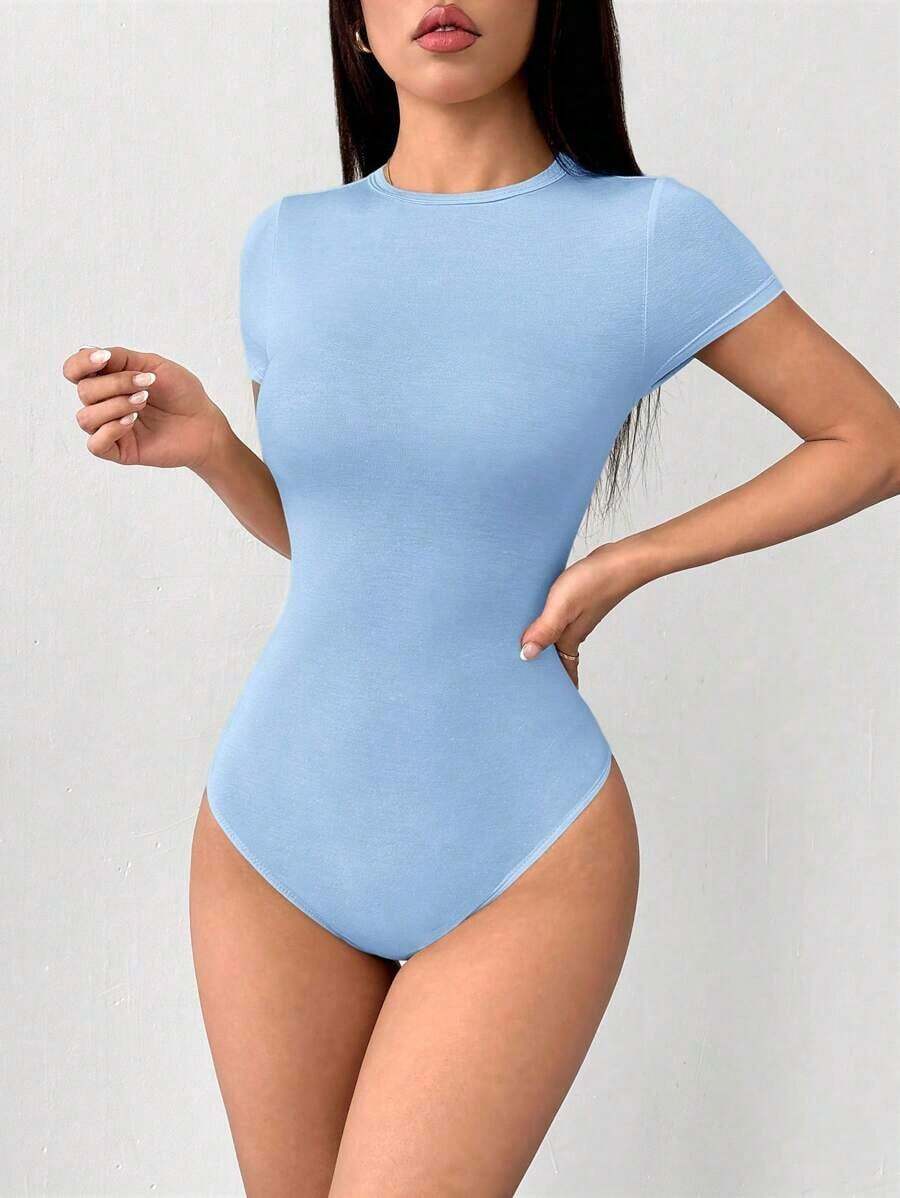 Body de mujer de manga corta, color blanco sólido, de uso versátil y casual - Celeste - Ver 1