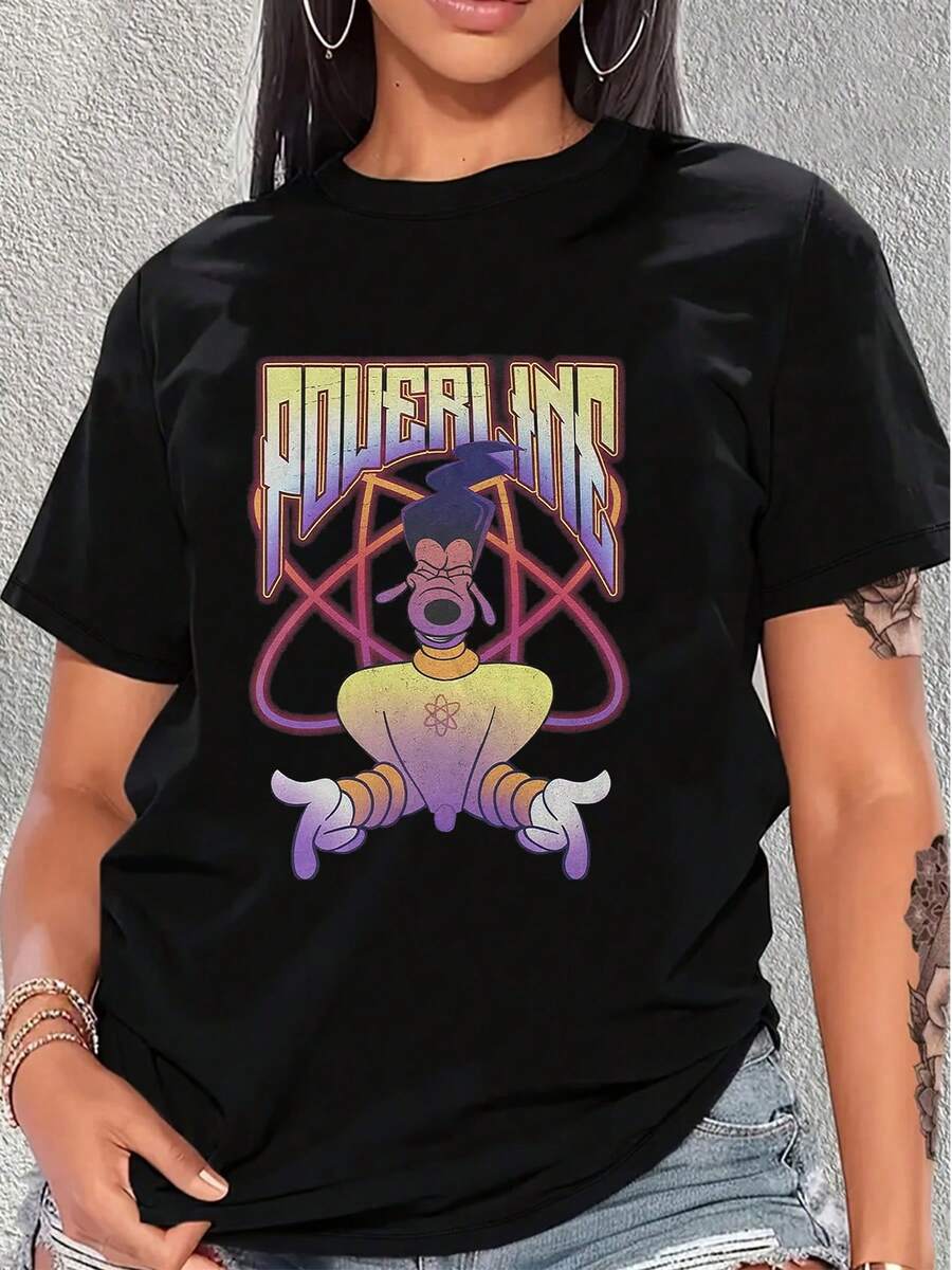 Gráfico colorido con figura animada proyectando energía positiva y confianza futurista en tonos morado y amarillo camiseta de mujer  cómoda y moderna para uso diario y casual - Negro - Ver 1