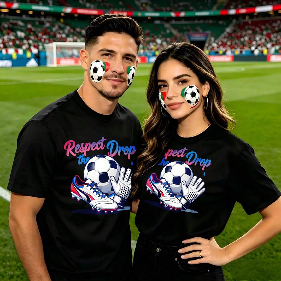 Couple Football Pattern T-Shirt, 100% Cotton, Loose Fitting, Soft And Breathable, Casual Round Neck Short Sleeved Top Respect Drop The Soccer Ball And Cleat Printed Patterns, Dating, Leisure Travel, Gatherings, Simple Cartoon Printing Style, High Cost-Effectiveness Suitable For Watching Live Sports - 黑色 - 查看 1