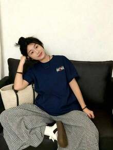 Women's Casual Cotton T-Shirt, Short Sleeve And Round Neck, With A Cute Print On The Back, Perfect For Everyday Wear, Regular Length, With Moderately Elastic Fabric, Cute And Casual Style. - ネイビーブルー - 查看 2