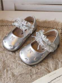 1 Pair Children's Leather Flat Shoes, Soft Leather With Gentle Luster, Mesh Bow Decor, Wide Toe Design For Comfort, Soft Sole Fits Foot Shape, Stable For Running, Jumping And Walking, Hook And Loop Closure For Easy On/Off - Silver - View 4