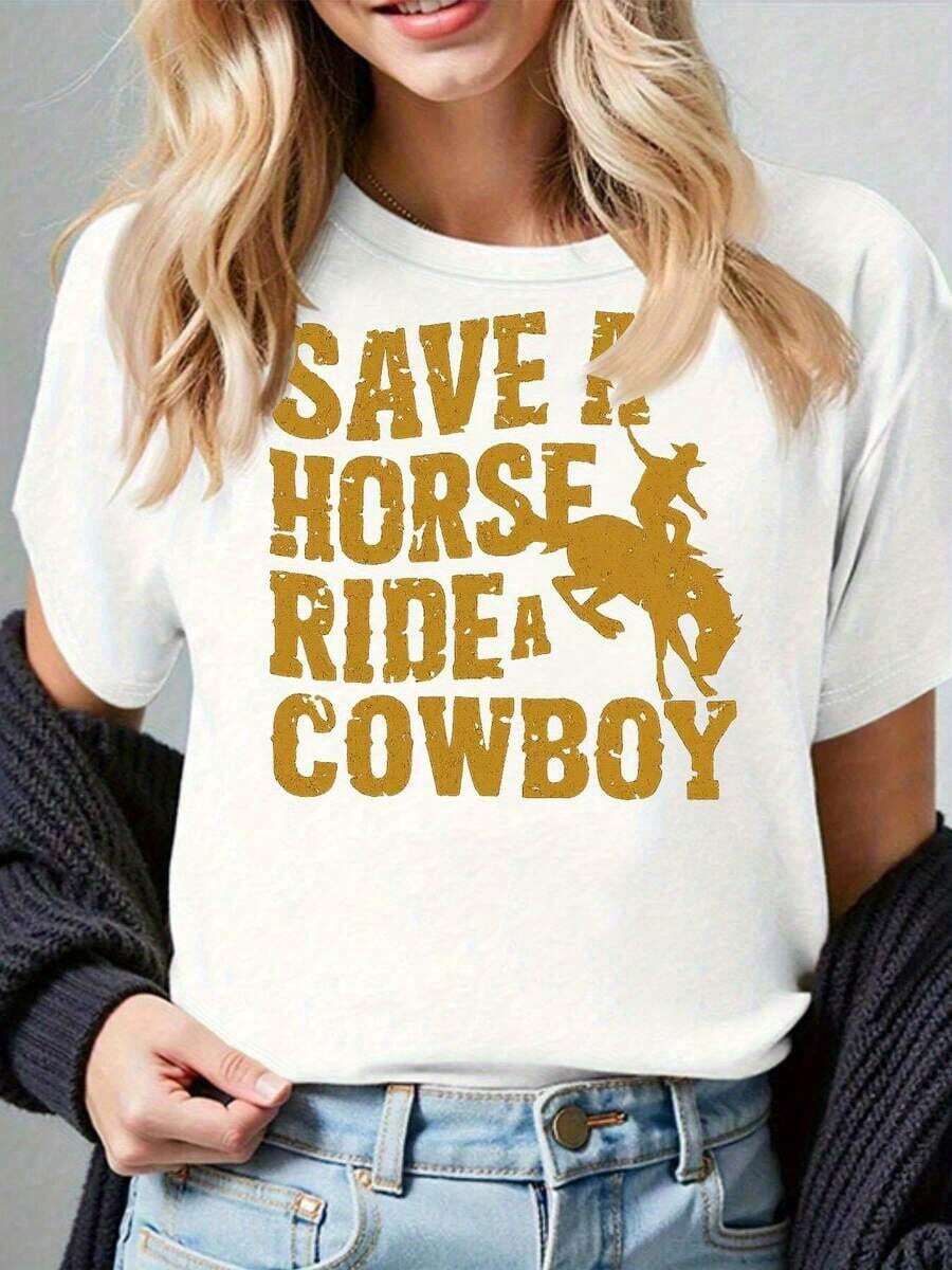 Camiseta de diseño estampado casual 100% algodón para mujer - Estampado con el eslogan "Save The Horse, Ride A Cowboy", camiseta casual de manga corta y cuello redondo, diseño de caballo y vaquero, adecuada para festivales de música country y eventos western, estilo para todas las estaciones (/Gris/Blanco/Rojo Oscuro) Tops de verano 2026, atuendos cotidianos para mujer. Adecuada para primavera, verano y otoño. - Blanco - Ver 1
