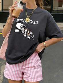 Short-Sleeved T-Shirt With A Round Neck And A Cute Dog Print Featuring "Anti-Depressants". This New, Loose-Fitting, Versatile, Minimalist-Style T-Shirt With A Round Neck And A Cute Print Is Suitable For Everyday Wear And Holidays. - 深灰色 - 查看 9