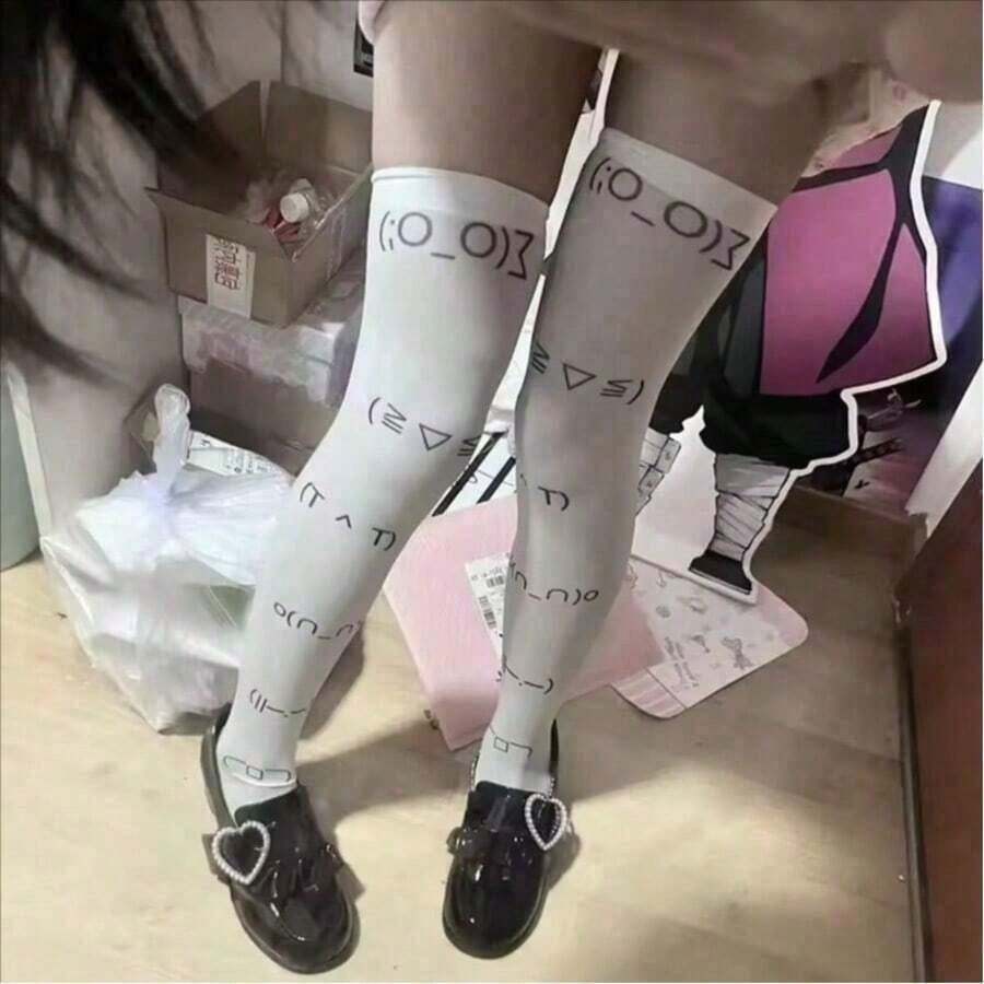 White Graffiti Letter Print Long Socks Harajuku Over Knee Thigh High Socks Y2K Cosplay Cute Socks Kawaii, Cozy - 白色 - 查看 1