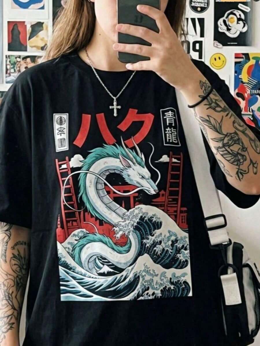 Women's Oversized T-Shirt With Japanese Dragon And Wave Print, Retro Anime-Inspired Style, Round Neck, Short Sleeves, Y2K Aesthetic, Streetwear, Loose Fit, Breathable, Ukiyo-E Style, Perfect For Anime Conventions, Cosplay Events, Summer Festivals, Casual Daily Wear, Weekend Outings, City Walks, Coffee Dates, Travel, Urban Style, College Campus Wear, Japanese Culture Theme Event 2026. - 黑色 - 查看 1