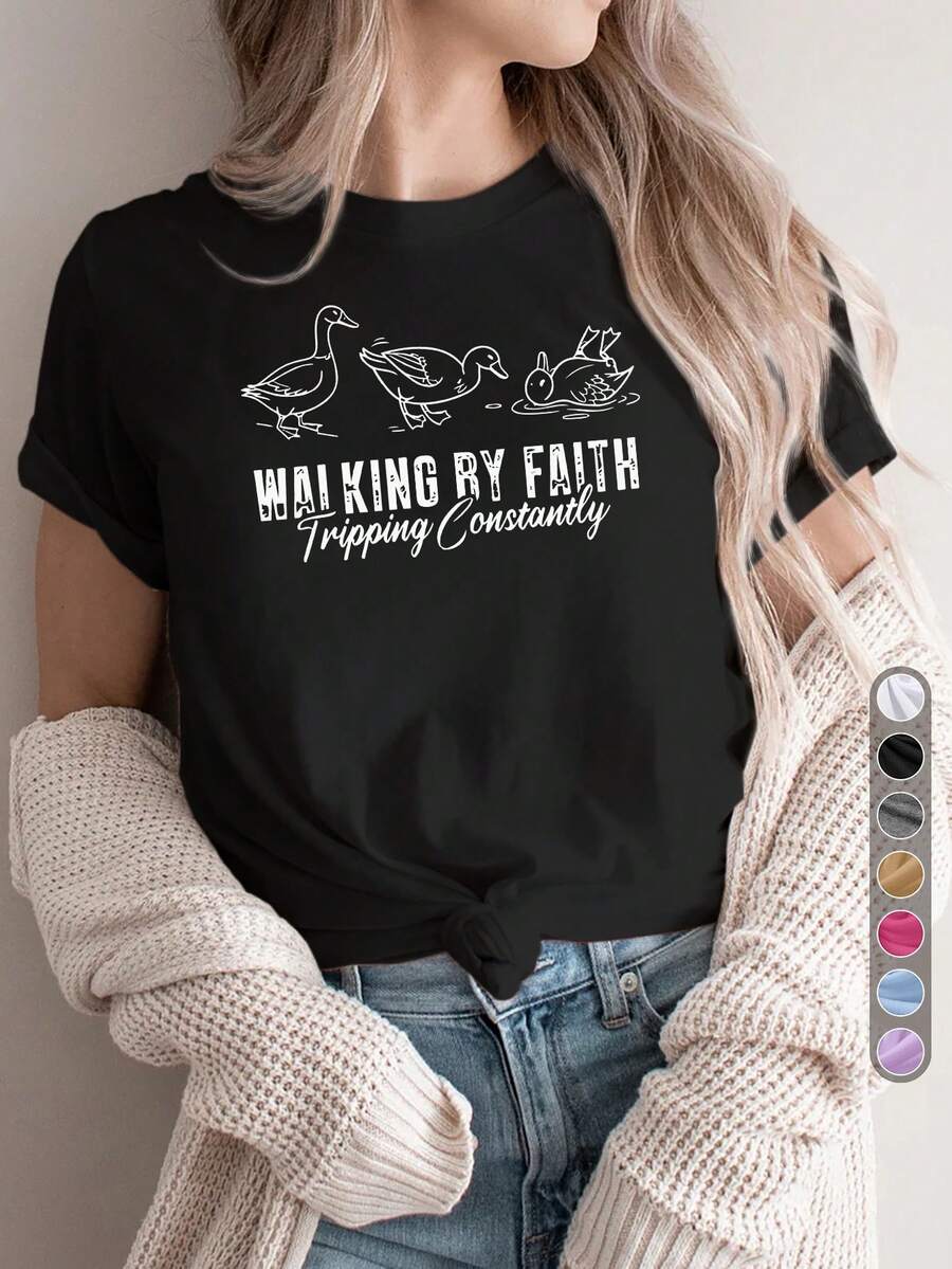 Funny Christian Faith T-Shirt For Women - "Walking By Faith, Constantly Stumbling" Duck Print Graphic Design, Ideal For Christian Women, Casual Church Outfits And Study Group Gifts - 黑色 - 查看 1