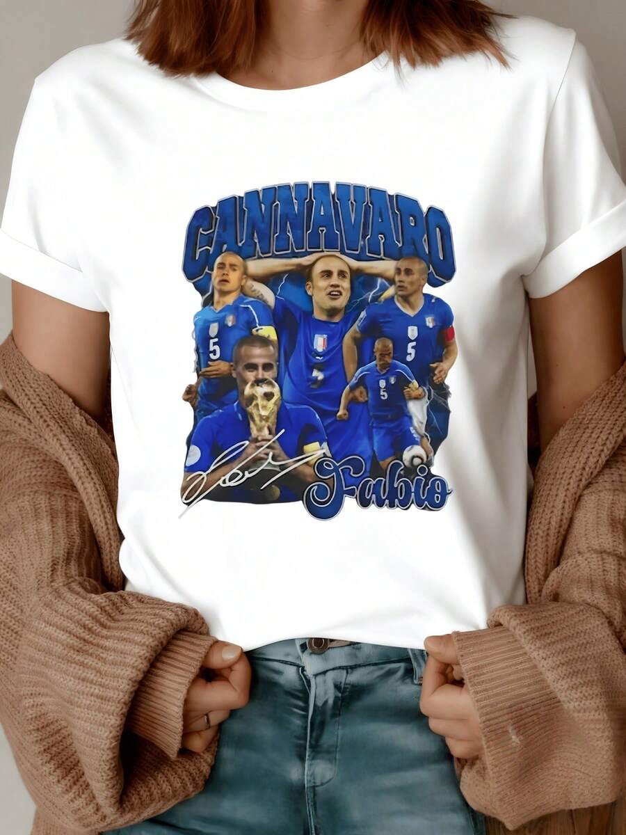 Players In Blue Uniforms Celebrating Victory On The Football Field, Showing Passion And Teamwork. Modern, Comfortable, And Casual Women's T-Shirt For Everyday Wear. - 白色 - 查看 1