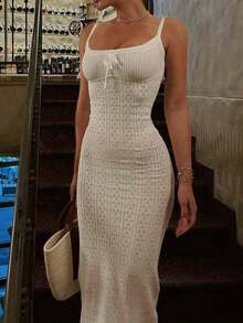 Vestido de punto blanco vintage casual y elegante de Yuwenier, con cuello cuadrado, diseño acanalado, patrón calado, tirantes finos, lazo delantero y abertura, ajustado tipo camisola, adecuado para el Día de San Valentín, vacaciones de verano, playa, boda, festival de música - Blanco - Ver 3
