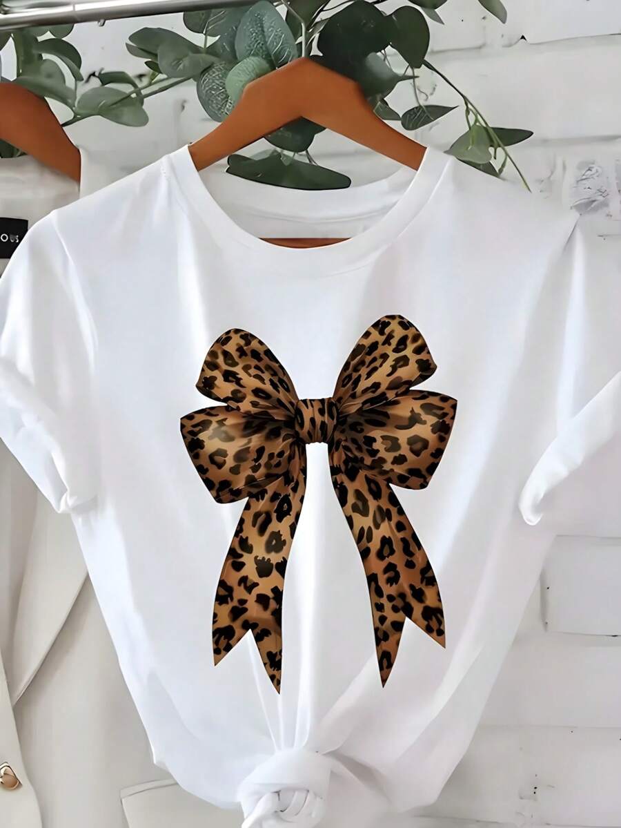 Camiseta de manga corta para mujer, con estampado de gran lazo de leopardo, textura clara del lazo con efecto de satén, estilo dulce y audaz, cuello redondo. - Blanco - Ver 1