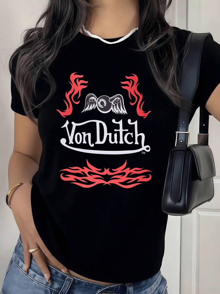 Alas con un ojo central rodeadas de llamas rojas representan energía libertad y fuerza interior prendas que inspiran rebeldía y confianza camiseta de mujer moderna casual atractiva - Negro - Ver 1