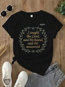 Limited Time Offer, Limited Quantity Available, Lightning, Women's Shirts, Women's T-Shirts. Women's Casual Short-Sleeve Crew Neck T-Shirt With Christian Bible Verse Print, Featuring An Inspirational Floral Wreath Design. - 黑色 - 查看 4