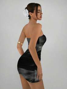 Vestido casual de verano elegante y sexy con estampado abstracto marrón y café, de corte ajustado tipo bandeau, apropiado para el verano, vacaciones y fiestas - Gris Oscuro - Ver 2