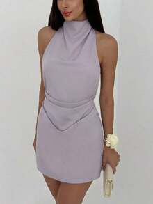 Vestido mini plisado con espalda descubierta y atar para mujer, de estilo minimalista - Gris Claro - Ver 5