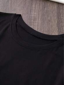 A Casual Women's Round Neck T-Shirt With A Floral Print, Made Of Knit Fabric, Featuring A Plant Design, Regular Length, Suitable For All Seasons, Short Sleeves, Made Of Pure Cotton, Soft, Round Neck, Ideal As A Holiday Gift, Fitted Design, Comfortable For All Seasons, Fashionable Women's T-Shirt, Printed Design T-Shirt With Round Neck, Machine Washable, Short Sleeves, Affordable T-Shirt, Fun Printed Shirt, Non-See-Through Material, Casual Top For Everyday Wear, Lightweight And Stretchy, Comfortable For Sports And Weekend Wear. - 白色 - 查看 9
