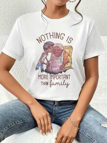 Illustration Showing The Love Between Generations With A Child Hugging His Grandmother, Symbolizing Tenderness, Unity, And The Eternal Value Of Family. Women's Short-Sleeved T-Shirt, Comfortable, Soft, And Breathable, Suitable For Everyday Wear. - 白色 - 查看 1