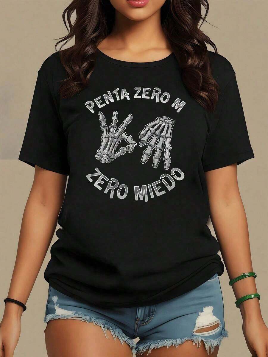 Skeletal Hands Forming A Gesture Of Courage And Strength Alongside Words That Inspire Facing Challenges Without Fear. Modern And Casual Women's T-Shirt For Everyday Wear - Vintage Street Style Unisex Loose Cotton Short Sleeve Crew Neck Shirt - 黑色 - 查看 1