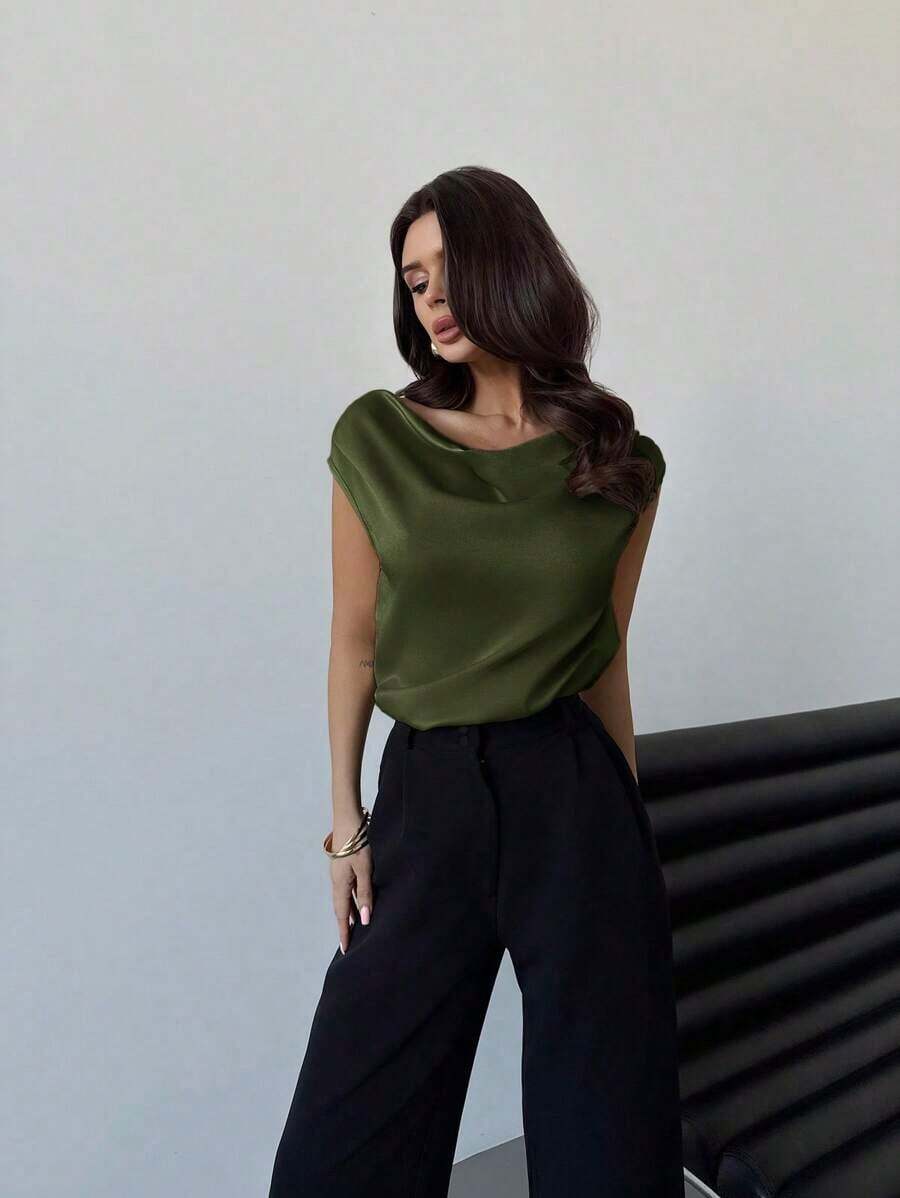 Blusa de satén elegante y chic de color albaricoque con cuello asimétrico plisado y sin mangas, adecuada para citas, bodas, ir a trabajar, primavera/verano - Verde militar - Ver 1