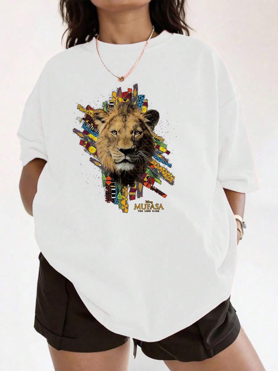 Majestic Lion Face Symbolizing Strength, Courage, And Leadership With Vibrant Colors That Evoke Energy And A Connection With Nature. Comfortable And Perfect Women's T-Shirt For Everyday Wear. - 白色 - 查看 1