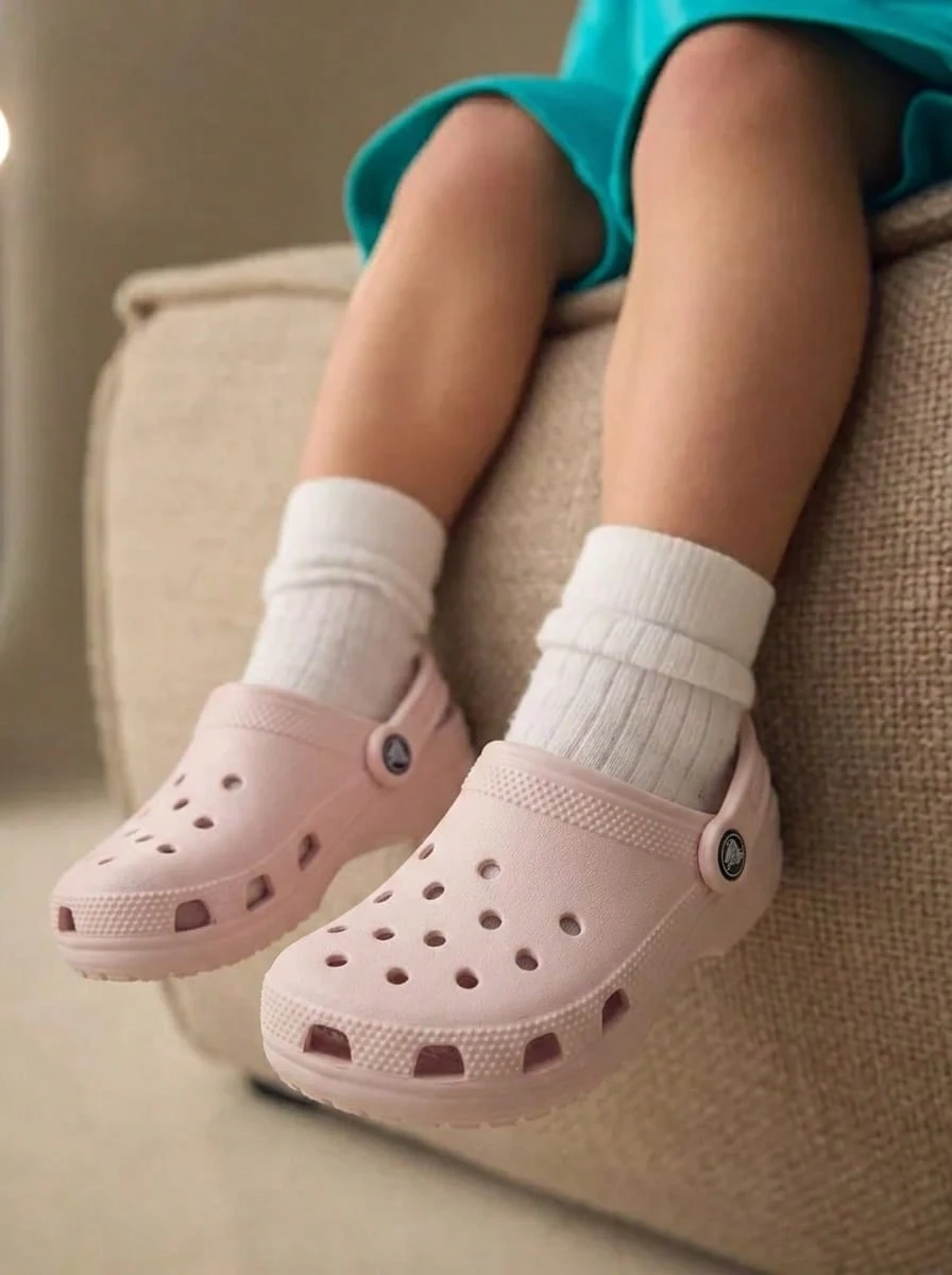 Crocs Dép clog trẻ em cổ điển Quartz 206991-6UR - thạch anh - Xem 1