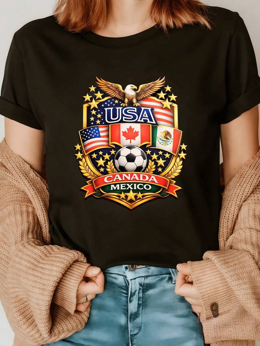 A Symbol Of Sporting Unity Between Three Nations, Featuring A Majestic Eagle Taking Flight Above The Flags Of The United States, Canada, And Mexico, Surrounded By Golden Stars, And A Ball Representing The Passion For Football. Women's Jersey - 黑色 - 查看 1