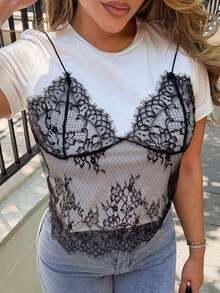 Camiseta blanca de mangas cortas con cuello redondo y diseño de encaje veraniego (2 en 1) - Blanco - Ver 3