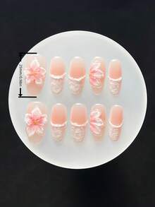 手工贴片美甲套装 - 10 片装，采用 3D“冰花”设计。Y2K 风格，猫眼效果，粉嫩可爱美学，3D 美甲艺术。饰有蕾丝边法式甲片和裸粉色椭圆形亚克力甲片。可重复使用 - 非常适合新娘、婚礼和派对。 - 粉色 - 查看 4