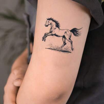 1pc Waterproof & Smudge-Proof Temporary Tattoo Sticker, PVC Faux Horse Tattoo Suitable For Daily Use