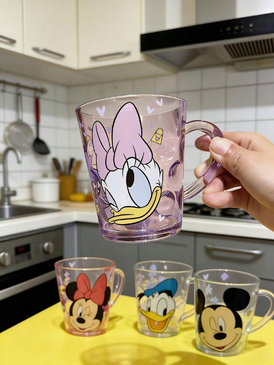 Disney 迪士尼官方授权260毫升水杯，采用高透明水晶AS材质，防摔抗震；可用作漱口杯、牙刷杯、浴室杯，也适合在办公室或家中盛装牛奶、咖啡、茶、果汁；用途广泛，是生日、开学、婚礼、节日等场合的理想礼物。