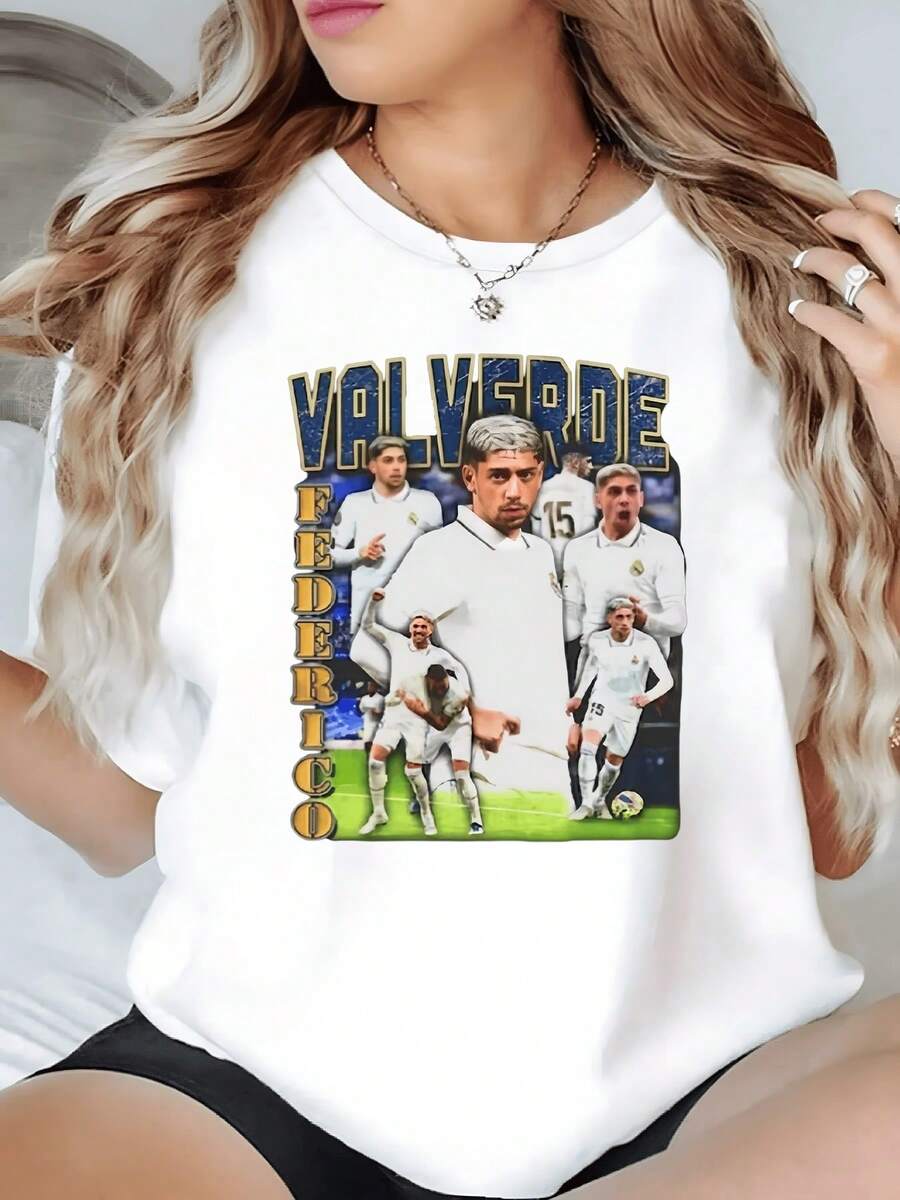 Players Celebrating A Goal On A Lit Field Showing Passion, Teamwork, And Inspiring Sportsmanship. Ideal For Female Football Fans. Comfortable, Modern Casual Women's T-Shirt. - 白色 - 查看 1