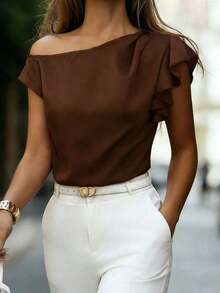 Ellegaria.Blusa elegante y sexy con hombro descubierto asimétrico, con volantes - Marrón - Ver 1