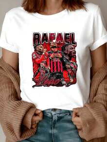 Central Figure Representing The Intense Passion Of Football With Players Celebrating Energetically And Powerfully Against Fiery Red Tones That Evoke Determination And Competitive Spirit. Modern Casual Women's T-Shirt - 白色 - 查看 8