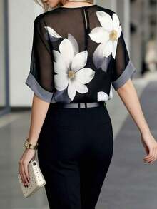 Blusa elegante de mujer con cuello redondo, de gasa con estampado floral transparente y manga corta, para vacaciones de verano en color negro - Negro - Ver 5