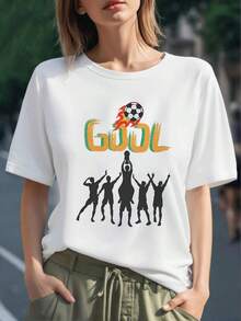 Balón de fútbol en llamas con jugadores celebrando un gol que simboliza pasión y trabajo en equipo camiseta para mujer 100% algodón cómoda y vibrante - Blanco - Ver 6
