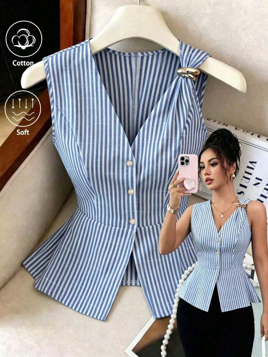 Nueva llegada Blusa de verano minimalista y elegante para mujer con diseño de hebilla de metal, cuello en V sin mangas y cintura ceñida a rayas de algodón cómodo - Azul y blanco - Ver 1