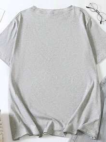 Una camiseta de manga corta de mujer de talla grande, de cuello redondo, con estampado de gatos y grafitis, de estilo casual y multifuncional - Gris - Ver 2