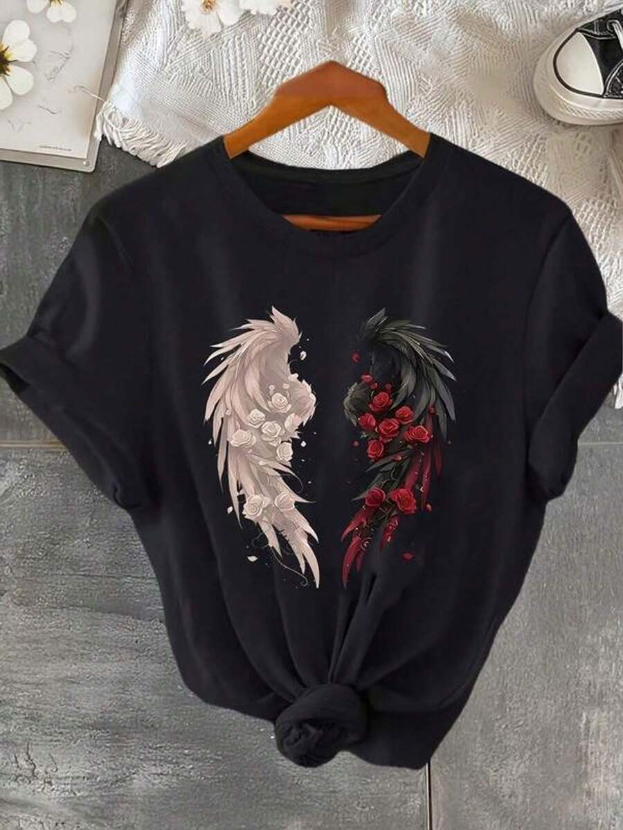 Talla Grande - Talla Grande - Una camiseta holgada con estampado gráfico de alas y rosas, ropa elegante de talla grande para mujer