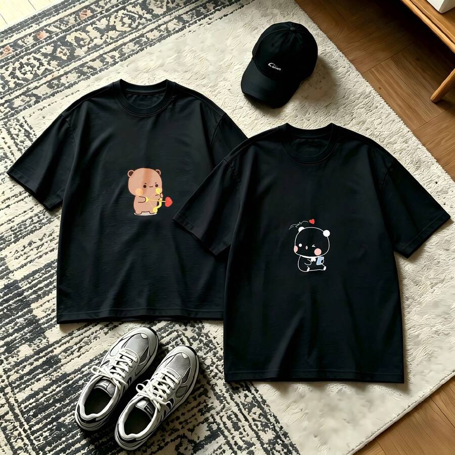 2-Piece Couple's Matching Pattern T-Shirt, 100% Cotton, Loose Fitting, Soft And Breathable, Casual Round Neck Short Sleeved Top, Cute Bear Shooting Love Arrow And Heart Versatile Pattern, No Picky Combination Coordination, Dating, Leisure Travel, Simple Cartoon Printing Style, High Cost-Effectiveness Couple - 黑色 - 查看 1