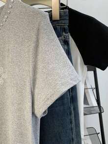 Camiseta de mujer de talla grande con estampado minimalista de corazón negro, perfecta para el Día de San Valentín, el transporte diario, regalos festivos, moda, camisetas elegantes, camisetas hermosas, regalos para hermanos, regalos para hermanas, regalos para madres, regalos del Día de la Madre, tops casuales pero elegantes - Gris - Ver 6