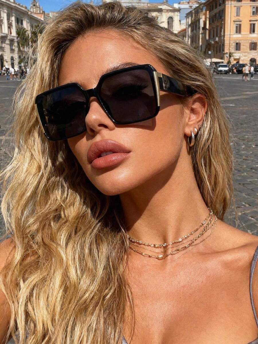 1 Pair Oversized Square Plastic Women's Sunglasses, Suitable For Holiday Gifts, Beach Parties, Outdoor Leisure Activities, Fashionable Sun Protection, Elegant Matching, Suitable For Family Outings, Travel Vacations, Summer Beach Vacations And Other Occasions.