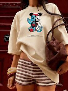 T-Shirt With A Teddy Bear In A Grunge Design In Blue, Red, And White. This  Short-Sleeved T-Shirt Is Perfect For Spring And Summer 2026. Made In Mexico, It's 180 Grams. The Cartoon Print Is Suitable For Both Indoor And Outdoor Wear. It Features A Crew Neck, Is Unisex, And Ideal For Both Office And Leisure. One-Pack. - APR-P631577SLNDXZGY350 - 查看 3