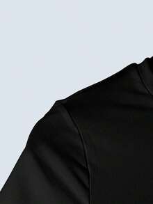 Camiseta casual de cuello redondo ajustada y corta con estampado de labios grandes en plata - Negro - Ver 4