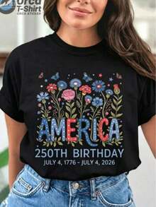 Floral Design T-Shirt - Colorful Patterned T-Shirt Featuring Blue, Red, And White Lettering Combined With Butterflies And Flowers - Comfortable Casual Crew Neck T-Shirt, Plus Size - Ideal Gift For Independence Day, National Holidays, And Summer Gatherings. 100% Breathable Cotton For Summer - 黑色 - 查看 2
