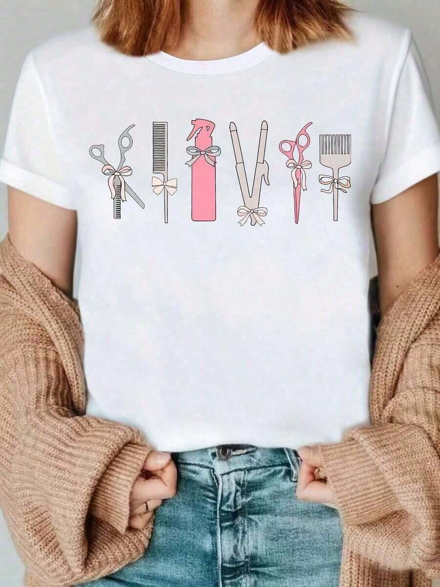 Lightweight Barber T-Shirt With Stylist Tools Print, Bow Tie, Salon Wear, Gift For Barbers, Stylists, Beauty Technicians, Comfortable Casual Round Neck T-Shirt For All Seasons, Women's Size S-3XL, 100% Cotton, Well Fitted. - 白色的 - 查看 1