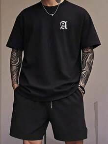 No es un conjunto a juego, los pantalones son solo para referencia de combinación. Hecho de 100% algodón puro, transpirable y agradable para la piel. Cuello redondo clásico, corte ajustado y favorecedor que se adapta a todo tipo de cuerpo. Diseño estampado moderno, minimalista y elegante. Estilo unisex, ideal para conjuntos de pareja. Perfecto para el trayecto diario, citas informales y moda urbana, versátil y atemporal. - Negro - Ver 1