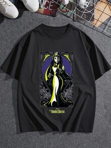 Ilustración de una mujer misteriosa envuelta en luz amarilla y violeta que simboliza elegancia, fuerza interior y un aura enigmática que irradia confianza y poder camiseta de mujer  cómoda y moderna para uso diario - Negro - Ver 3
